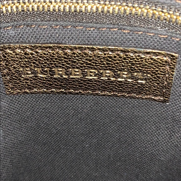 Classic Burberry Tote• (pristine condition) - Picture 4 of 5